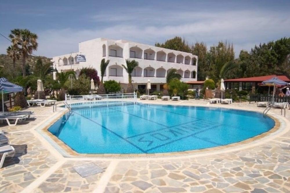 Ionikos Hotel Кефалос Экстерьер фото