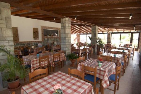 Ionikos Hotel Кефалос Экстерьер фото