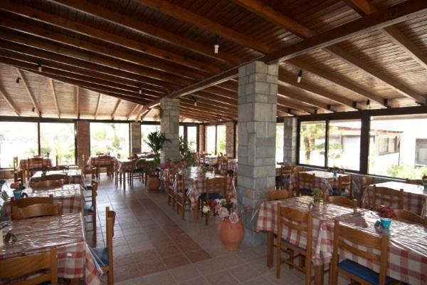 Ionikos Hotel Кефалос Экстерьер фото