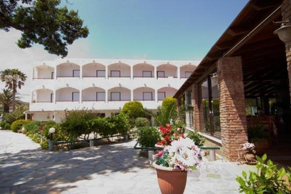 Ionikos Hotel Кефалос Экстерьер фото
